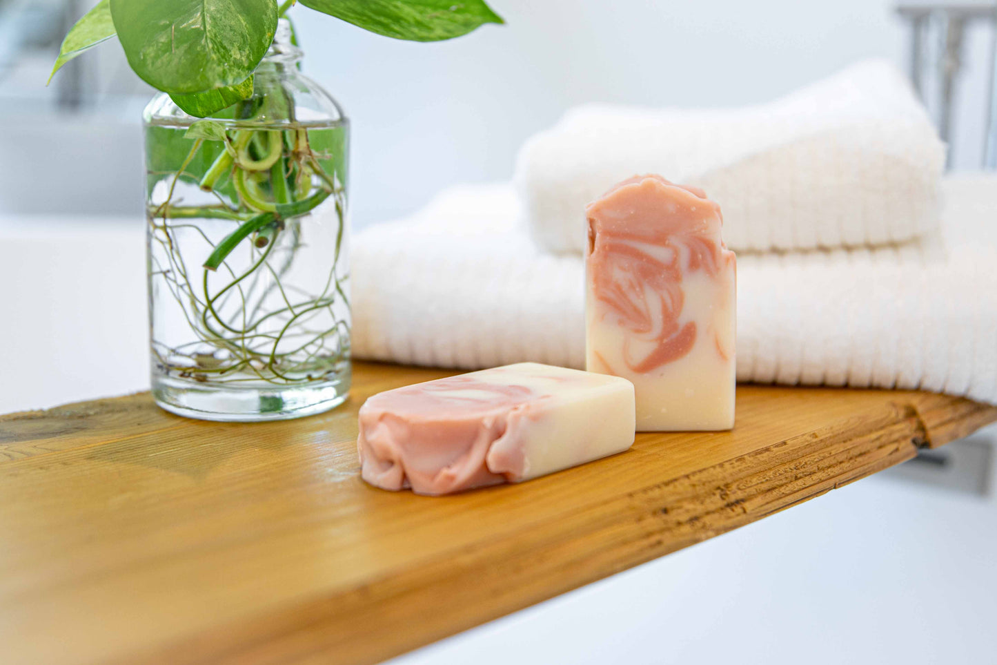 all natural soap, sensitive skin products, handmade bath soap, lavender, eucalyptus, rosemary, essential oils, coconut oil soap